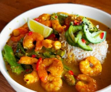 satay king prawn traybake with rice