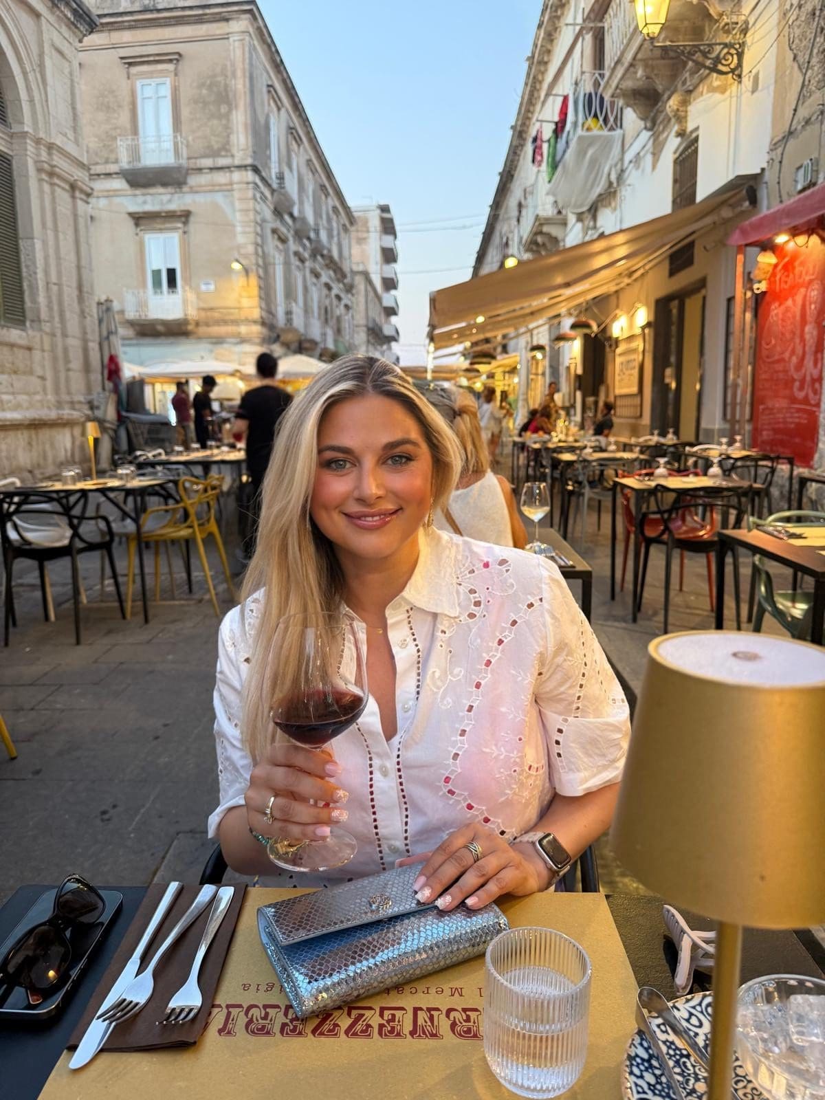 Atmospheric street scene in Ortigia featured on Hey Lolly