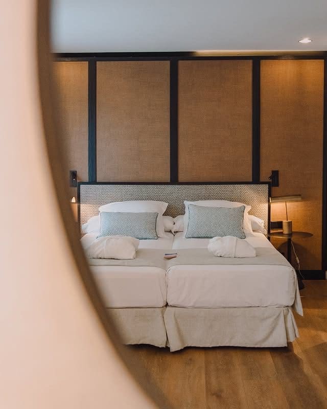 Design-led room at JS Palma Plaza hotel – ideal location for food lovers visiting Palma