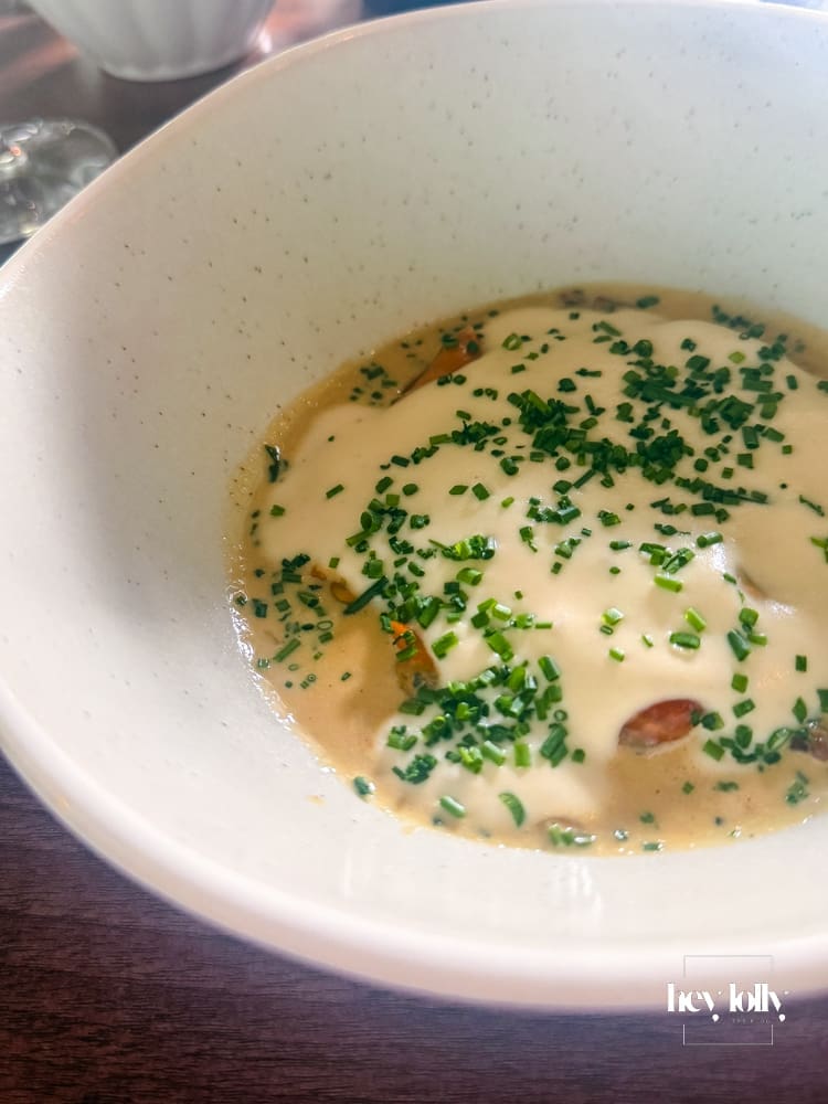 Cornish mussels with smoked bacon and cider sauce at The Martins Arms