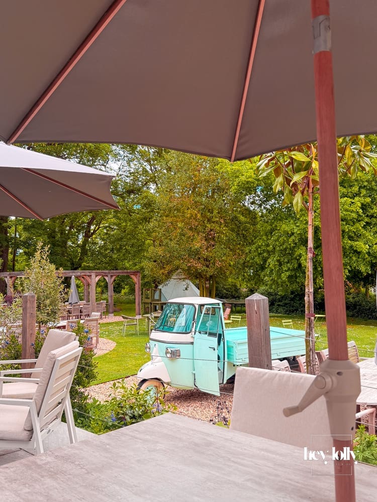 The back garden and outdoor dining area at The Martins Arms Colston Bassett